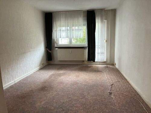 Wohnzimmer - 2 Zimmer Etagenwohnung in Eisenach