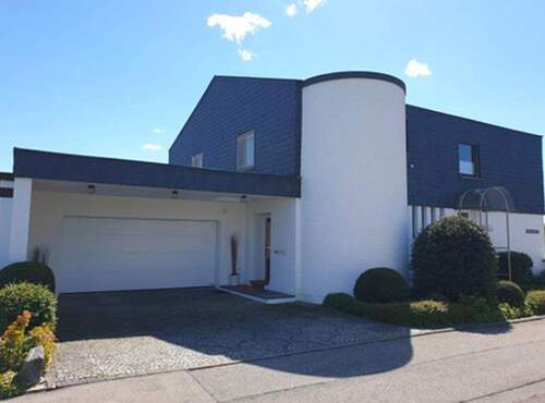 Ansicht Nord Garage - 7 Zimmer Einfamilienhaus zur Miete in Altötting