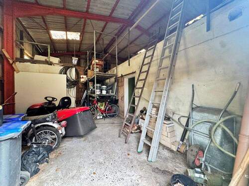 Stahlhalle / Ehemaliger Viehstall - 