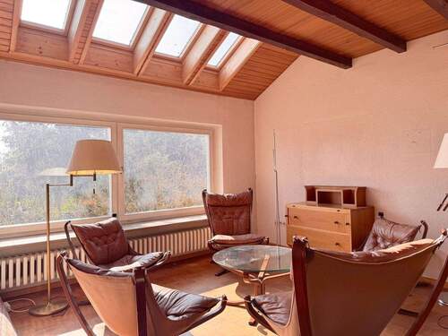 Wohnzimmer - 5 Zimmer Einfamilienhaus zum Kaufen in Waake - Bösinghausen