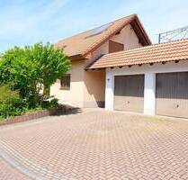 Gemütliche Erdgeschosswohnung 2-ZKB im Dreifamilienhaus am Johannesberg! - Bad Hersfeld / Johannesberg