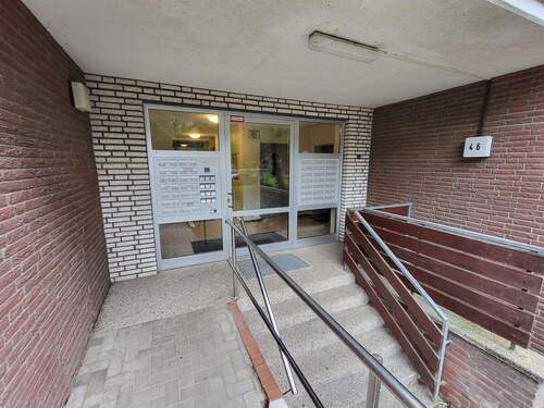 Hauseingang - 2 Zimmer Etagenwohnung zum Kaufen in Bad Schwartau