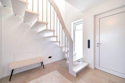 EG Eingangsbereich/Treppe - 