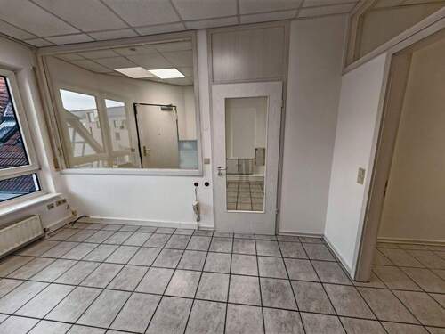 Büro 1 - 