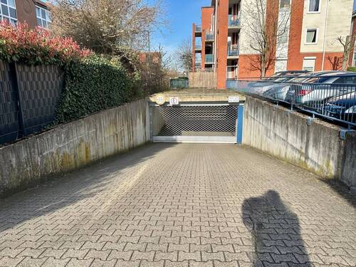 Tiefgarageneinfahrt - 