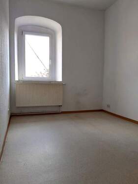 Zimmer - Etagenwohnung mit 79,00 m&sup2; in Frohburg OT Kohren-Salis zur Miete