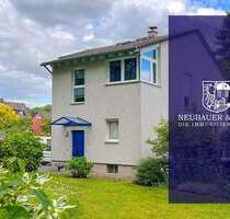 Wohnen im Grünen: Stilvolles Einfamilienhaus mit Terrasse und Garten - Frankfurt Nieder-Eschbach