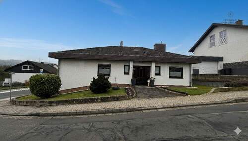 Straßenansicht - 5 Zimmer Einfamilienhaus zum Kaufen in Sankt Johann