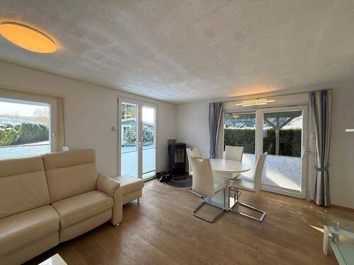 24352 LooseImmo Wohnbereich - 4 Zimmer Mehrfamilienhaus, Wohnhaus zum Kaufen in Scharbeutz / Klingberg