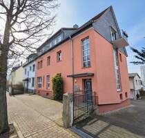 Ensemble aus 5 Parteienhaus und Nebenhaus mit einer Wohnung in beliebter Wohnlage von Usingen