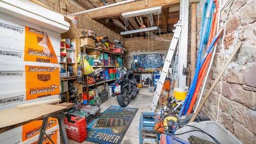 Garage - 