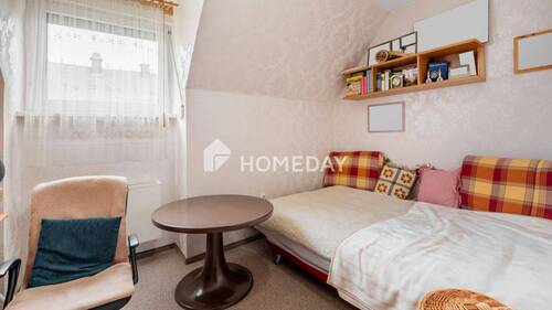 1. OG Schlafzimmer 2 - 
