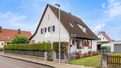 Außenansicht 3 - Zweifamilienhaus mit großem Garten, Garage und vielseitigem Potenzial