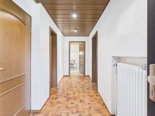 Diele EG links - 9 Zimmer Einfamilienhaus in Nohfelden / Mosberg-Richweiler