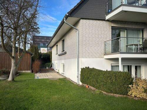 14351 LooseImmo Ansicht seitlich - Mehrfamilienhaus, Wohnhaus mit 230,00 m&sup2; in Timmendorfer Strand / Niendorf zum Kaufen