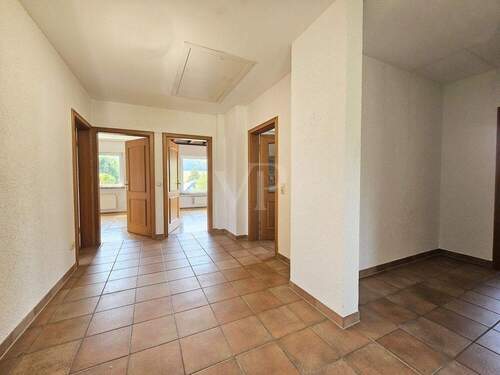 Große Diele (Hochparterre) - 5 Zimmer Einfamilienhaus zum Kaufen in Usingen