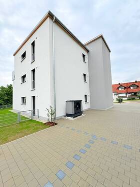Seite Wärmepumpe.JPEG - 3 Zimmer Etagenwohnung in Solnhofen