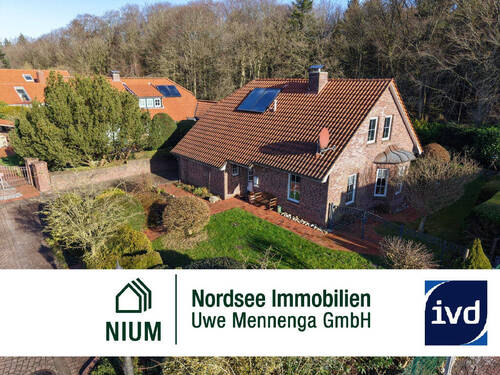 Bild1 - CHARMANTES FRIESENHAUS MIT IDYLLISCHEM GARTEN. DIREKT AM FÜRSTENWALD.