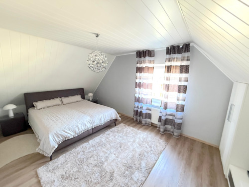 Schlafzimmer - DG
- 