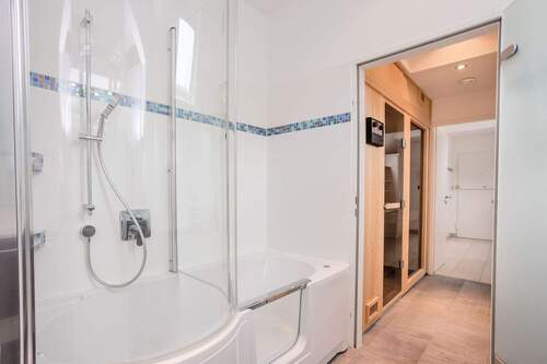 Wannenbad / Sauna - 