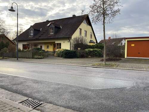 Bild 1 - ATTRAKTIVE DOPPELHAUSHÄLFTE IN STEGAURACH MIT GROSSZÜGIGEM GARTEN UND GARAGE