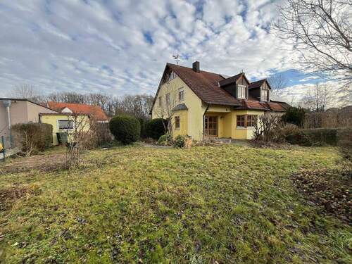 Bild 2 - 5 Zimmer Doppelhaushälfte zum Kaufen in Stegaurach