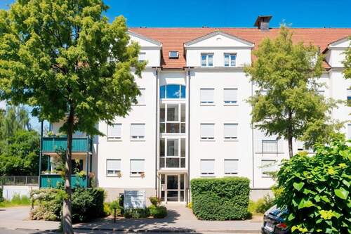 Titelbild - +++ Charmante 3-Zimmer-Wohnung im Lindenpark mit Balkon und Tiefgaragenstellplatz +++