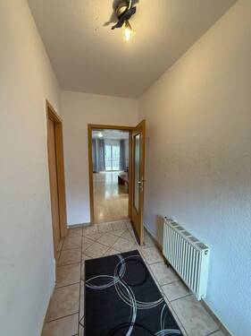 Flur - 5 Zimmer Reihenendhaus in Mehlbach