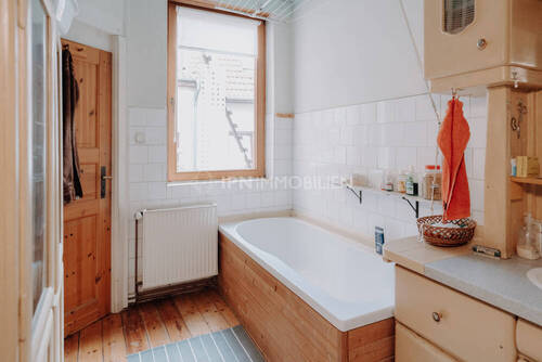 Tageslichtbad mit Wanne - 