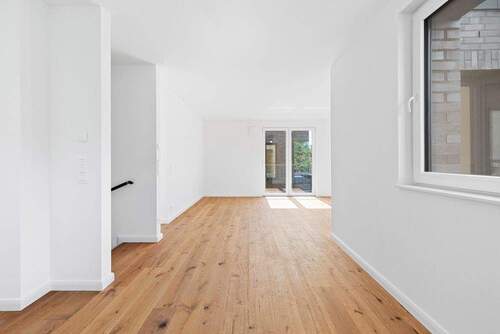 Blick auf Treppe und Wohnbereich im Staffelgeschoss - 