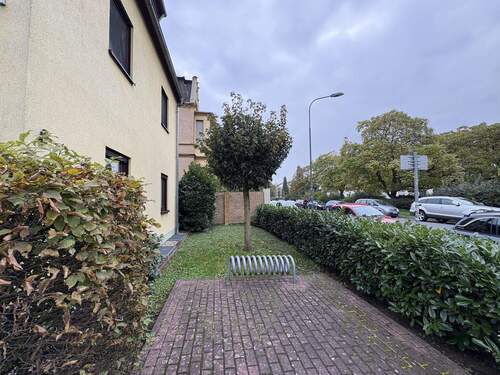 verfügbare Parkplätze seitlich - 