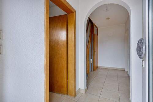 Eingangsbereich - 4 Zimmer Doppelhaushälfte zum Kaufen in Elsdorf