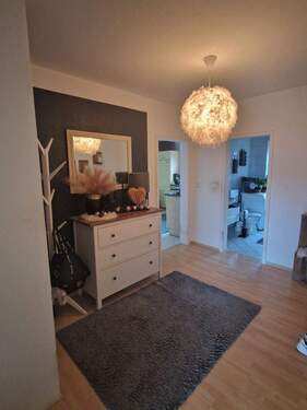 Diele - WOHNOASE mit AUSBLICK - 790,00&nbsp;EUR Kaltmiete, ca.&nbsp; 79,00&nbsp;m&sup2;&nbsp;Wohnfl&auml;che