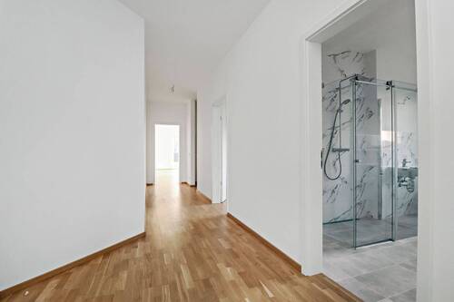 Flur - 3 Zimmer Etagenwohnung in Berlin