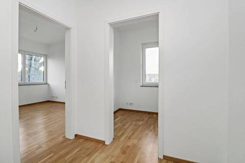 Blick Büro & Kinderzimmer - 