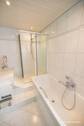 mit Wanne und Dusche - 