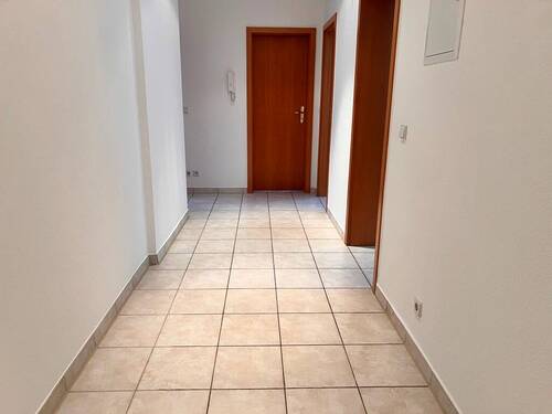 Flur - 3 Zimmer Etagenwohnung zur Miete in Plauen