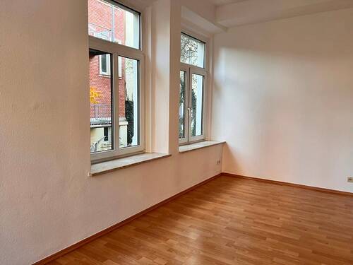 Wohnzimmer (3) - Etagenwohnung mit 78,80 m&sup2; in Plauen zur Miete
