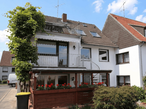 Rückansicht (KI-bearbeitet) - 