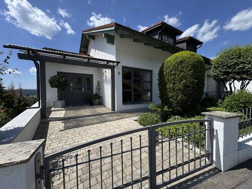 Bild 2 - 8 Zimmer Einfamilienhaus zum Kaufen in Regen