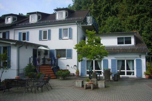 Bild 1 - Vielseitig nutzbares Wohnhaus mit Charme im Odenwald (Oberzent Beerfelden)