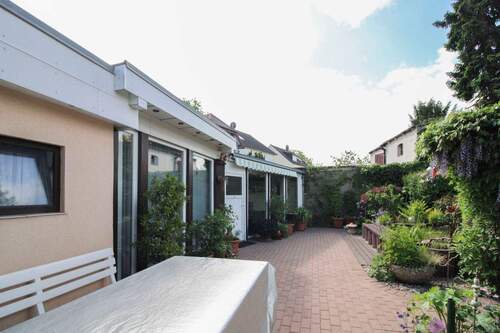 Terrasse - 6 Zimmer Einfamilienhaus in Neumünster