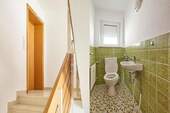Treppenhaus / Gäste-WC - 