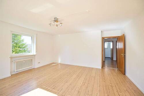 Wohnzimmer - 4 Zimmer Etagenwohnung zum Kaufen in Krumbach