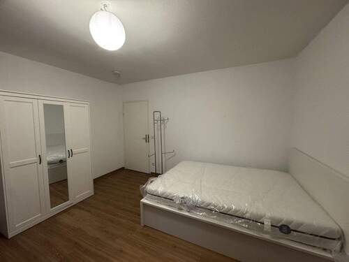 Zimmer 1 (19,5 qm) - Etagenwohnung mit 62,00 m&sup2; in Mannheim zur Miete