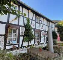 Haus in Hennef - 640.000,00&nbsp;EUR Kaufpreis, ca.&nbsp; 473,30&nbsp;m&sup2;&nbsp;Wohnfl&auml;che in Hennef (PLZ: 53773) Dambroich