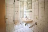 Wohnung EG li Badezimmer - 