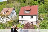 Ansicht - Gepflegtes Einfamilienhaus mit Panoramablick in Waldrandlage