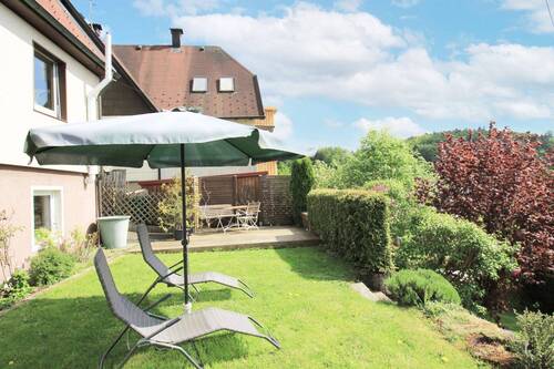 Ein Garten zum Entspannen - 3 Zimmer Mehrfamilienhaus, Wohnhaus in Albstadt