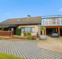 Wohnen. Leben. Glücklich sein. - Großzügiges Ein-Zweifamilienhaus mit Gartenidylle in Viersen